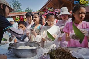 稳定输出！浓眉半场13中7拿到16分3板 首节12分